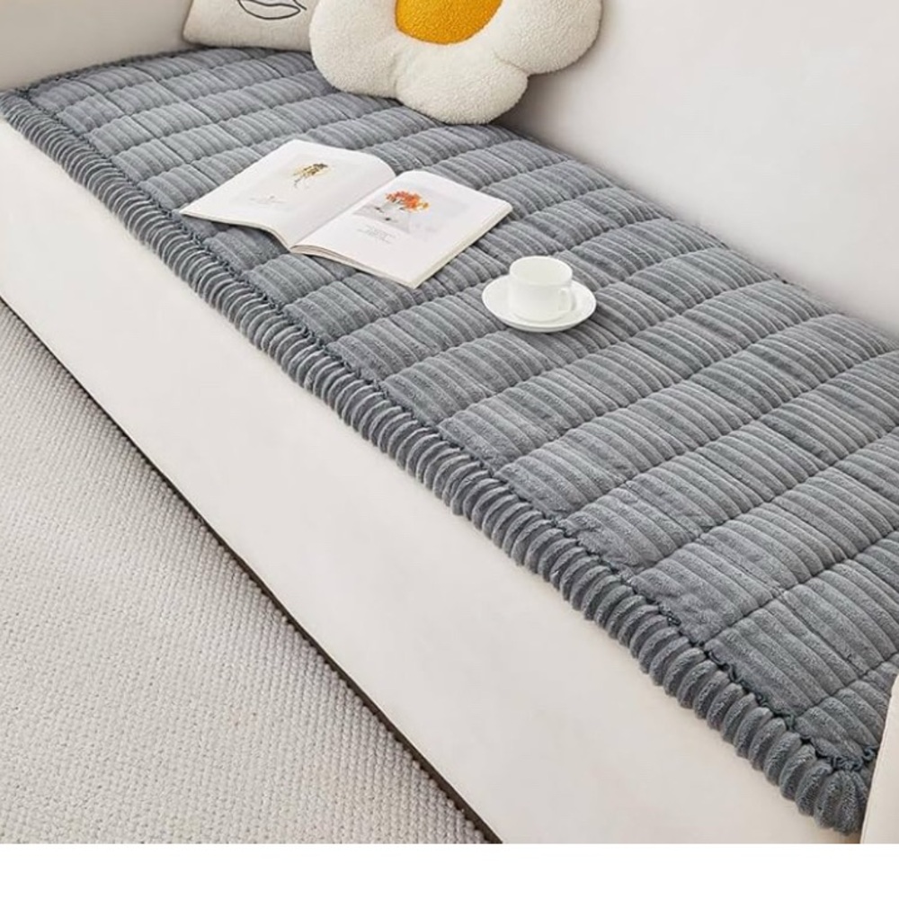 New! 💕Didn’t fit our couch! Our loss! Gray/blue (teal)Quilted Sofa pad/cover